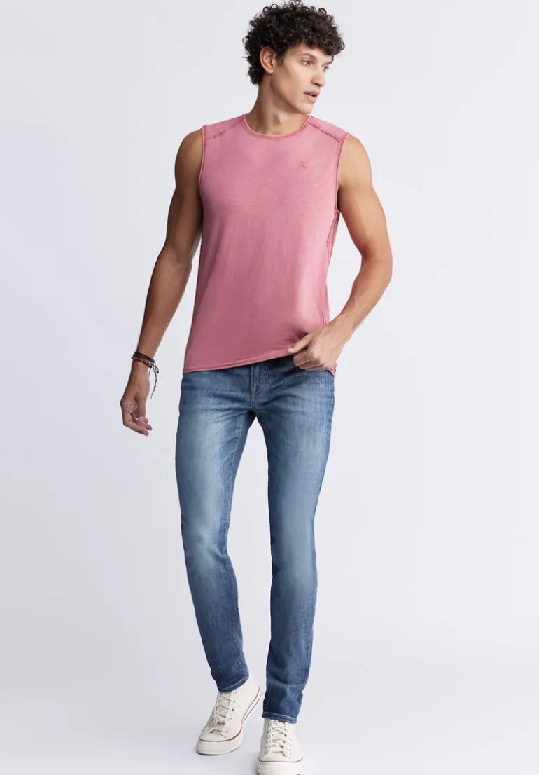 Karmola Men's Sleeveless Top in Mineral Red - BM24235