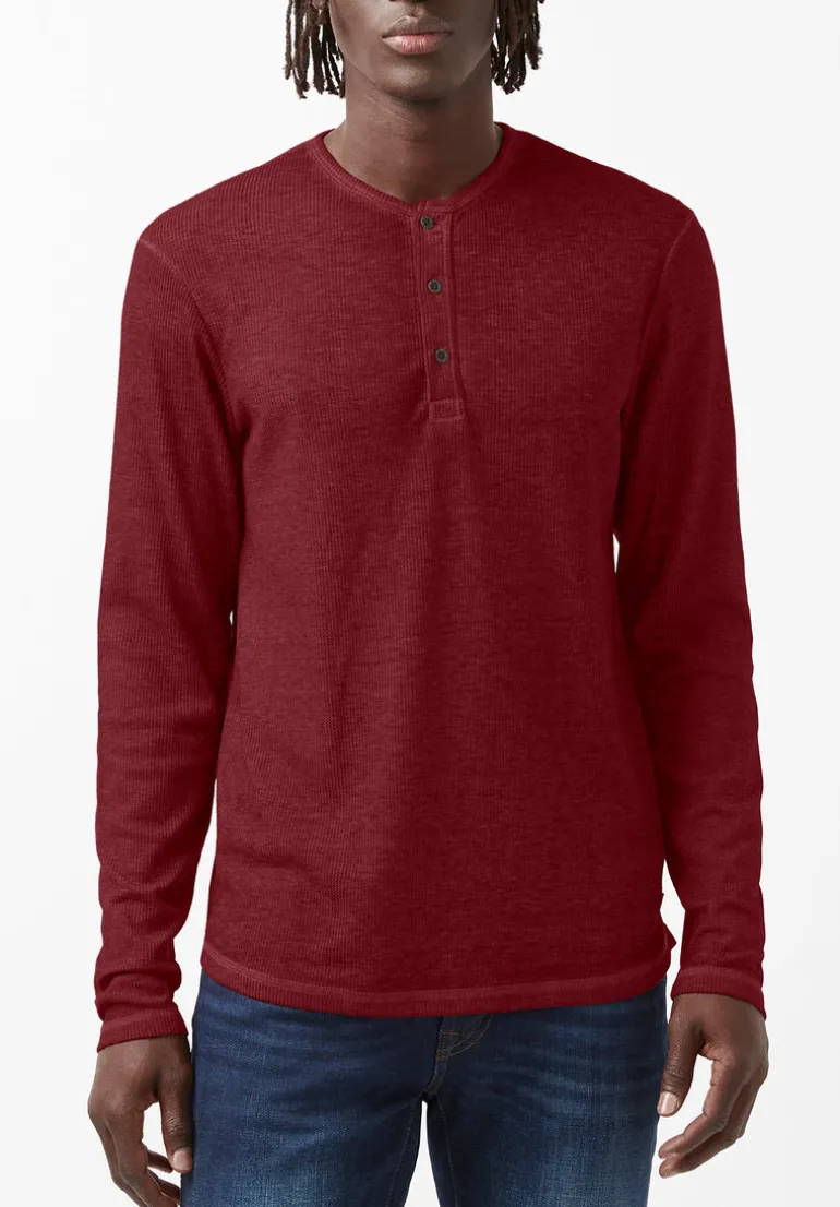 Kipat Men’s Long-Sleeve Henley Top in Dark Red - BM24046